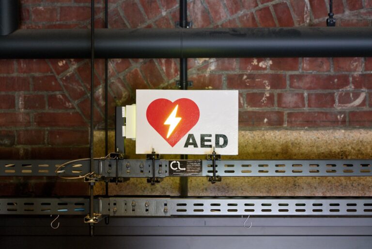 サインプレート AED